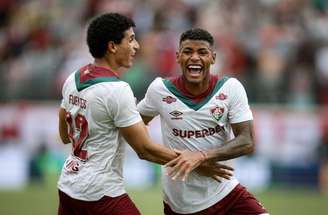 Fluminense bate o Vitória e volta a vencer após 3 rodadas no Brasileirão -