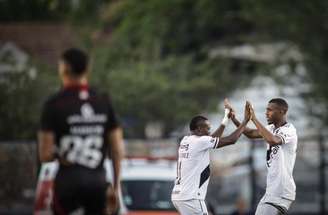 Vasco x Vitória – Brasileirão – Rodada 27 – 05/10/2025 – São Januário (Rio de Janeiro) –