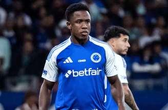 Sinisterra já desfalcou o Cruzeiro por conta de um estiramento muscular –