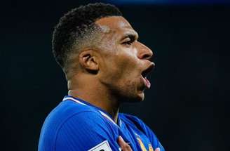 Mbappé comemora o gol marcado na vitória sobre Azerbaijão –