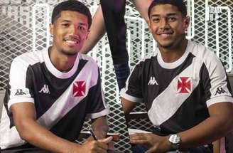 Fotos: Dikran Sahagian / Vasco da Gama - Legenda: Vasco renovou contrato com Riquelme Avellar e Ramon Rique