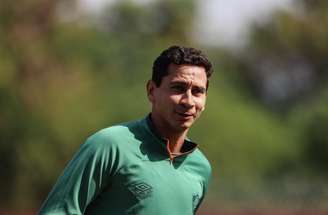 Ganso sentiu a panturrilha esquerda durante duelo contra o Corinthians –