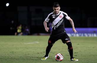 Matheus Lima/Vasco - Legenda: Erramos: Victor Luís, do Vasco, não foi expulso contra o Fortaleza