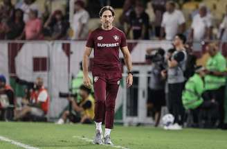 Zubeldía em ação pelo Fluminense contra o Juventude-