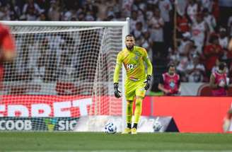 Everson é titular e ídolo do Atlético –