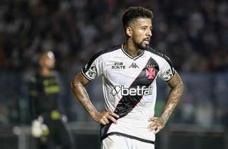 Paulinho disputou 50 jogos pelo Vasco, marcou dois gols e deu três assistências.