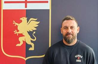 De Rossi em seu primeiro treinamento como treinador do Genoa –