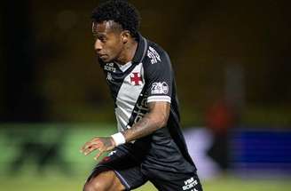 Tchê Tchê começa a ter a titularidade questionada dentro do Vasco. Fotos: Matheus Lima/Vasco