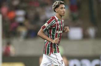 Isaque em apresentação time ucraniano –