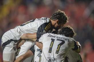 Atlético vira pra cima do Sport e vence na Ilha do Retiro –