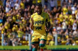 Reinaldo teve contrato renovado com Mirassol após conquistar 45 pontos –