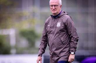 Dorival teve apenas um reforço desde que chegou no Corinthians –