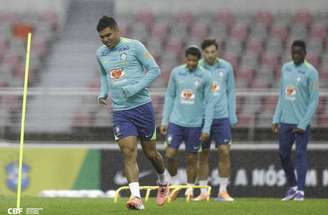 Neymar voltou a ser titular pelo Santos após dois meses –