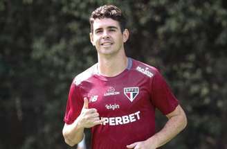 Oscar posta mensagem após desmaio durante exames –