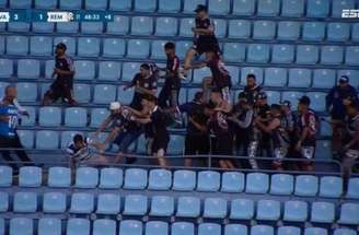 Confusão entre jogadores de Avaí e Remo na Ressacada –