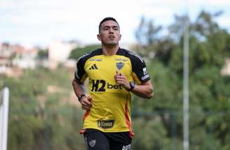 Tomás Cuello correu em volta do campo em treino do Atlético –