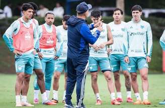 Fabrício Bruno em treino da Seleção Brasileira –