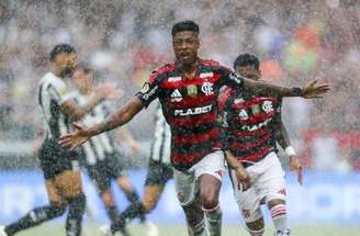 Pedro comemora gol marcado aos 40′ do segundo tempo contra o Flu –