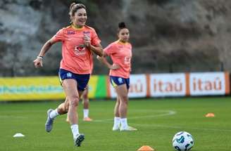 Fê Palermo durante treino da Seleção Brasileira em Marbella –