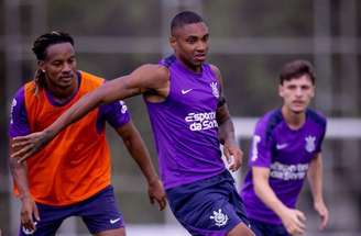 Memphis iniciou a transição física no Corinthians –