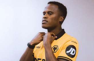 Meia rebate torcedor após comentário em foto de Carrascal –