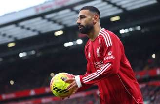 Salah durante treinamento no Liverpool –