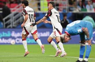 Flamengo bate o Cruz Azul com dois gols de de Arrascaeta –