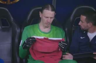 Safonov defendeu quatro pênaltis do Flamengo e garantiu o título do PSG no Intercontinental –