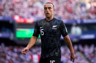 Clayton Lewis pela seleção da Nova Zelândia nas Eliminatórias –