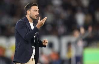 Textor centralizará as buscas por um novo treinador –