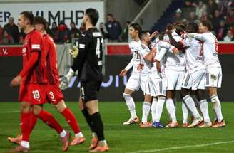 Stanisic balança a rede na fácil vitória do Bayern de Munique sobre o Heidenheim –