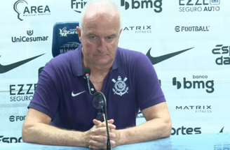 Dorival recebeu o tradicional banho de gelo dos jogadores –