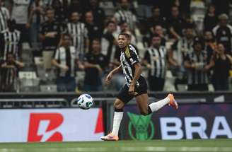 Santos avalia enviar proposta por Rony –