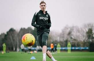 Aston Villa vem voando baixo. Assim,  pode surpreender o Chelsea na casa do rival.