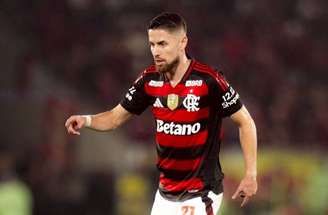 Jorginho em treino com Filipe Luís –