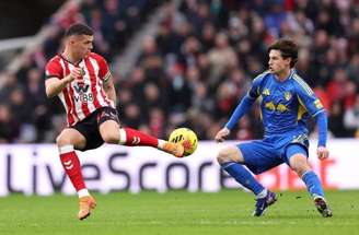 Calvert-Lewin (centro) comemora o gol de empate do Leeds United diante do Sunderland –
