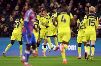 Tottenham volta a vencer na Premier League –