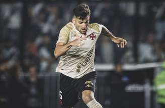 Garré durante treinamento do Vasco ao longo da temporada –