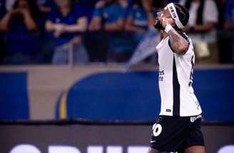 Apesar das conquistas, Depay tem futuro incerto no Corinthians –