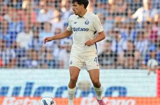 Moreira ficará mais seis meses no Porto –