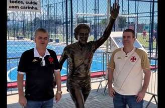 Estátua relembra o maior ídolo do Vasco –