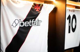 Patrocinador deve estampar o novo uniforme produzido pela Nike –