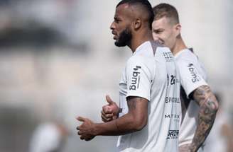 Alex Santana teve passagem apagada pelo Grêmio –