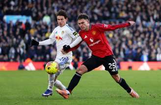Matheus Cunha celebra o seu gol, o do empate do United contra o Leeds.