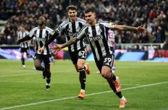 Bruno Guimarães finaliza para abrir o placar na vitória do Newcastle sobre o Crystal Palace –