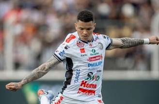 Rodrigo Rodrigues em ação pelo Operário-PR durante a Série B do Brasileiro de 2025 –