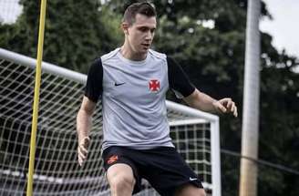 Lucas Piton lesionou o joelho na partida contra o Mirassol, pelo Brasileirão, no dia 2 de dezembro –