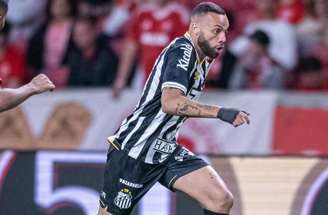 Guilherme marcou o gol 13 mil da história do Santos –
