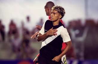 Protótipo do novo uniforme do Vasco criou tensão nas redes sociais –