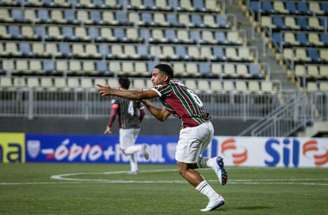 Fluminense, de Kelwin & Cia, não dá chance para o Água Santa e vence seu jogo de estreia na Copinha.